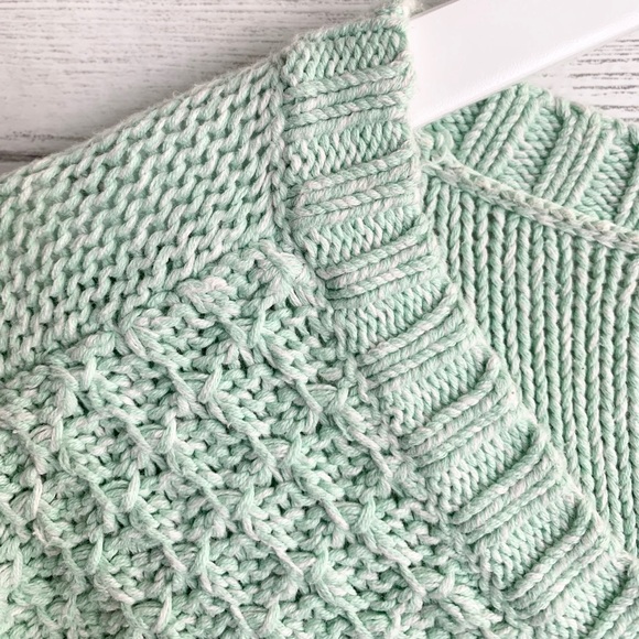 American Eagle Small Mint Sweater - Picture 3 of 13